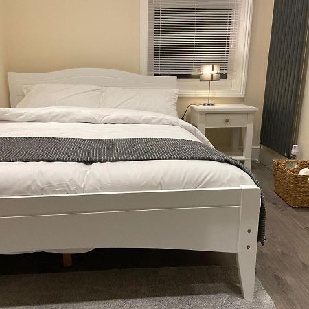 Beautiful Rooms Only Few Steps Away From Bruce Grove Tottenham Stadium London Bagian luar foto