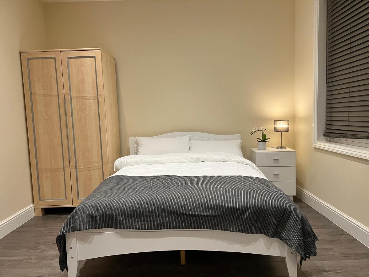 Beautiful Rooms Only Few Steps Away From Bruce Grove Tottenham Stadium London Bagian luar foto