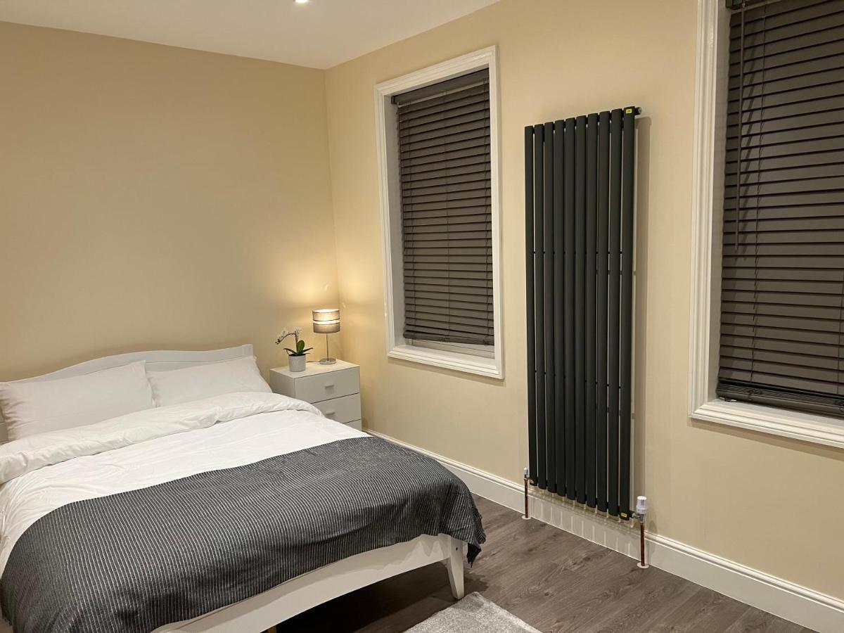 Beautiful Rooms Only Few Steps Away From Bruce Grove Tottenham Stadium London Bagian luar foto