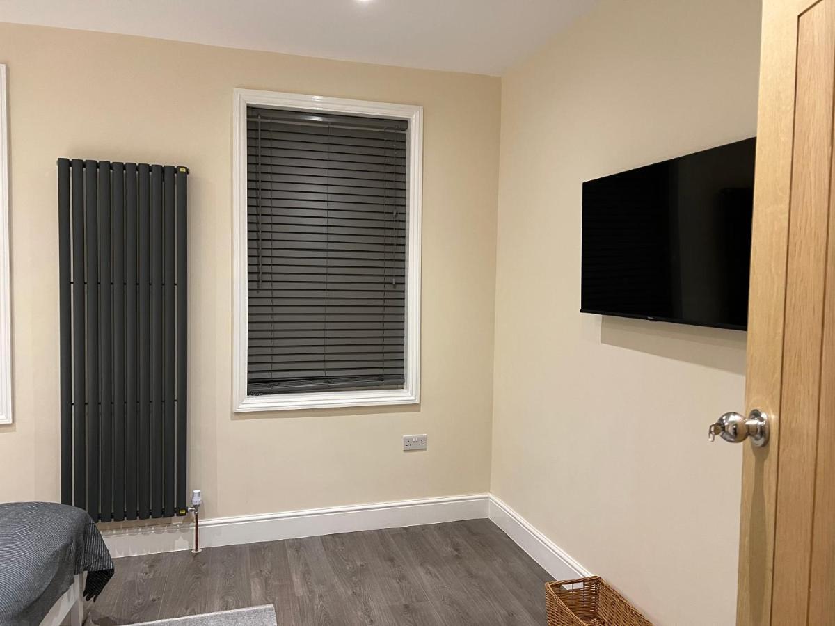Beautiful Rooms Only Few Steps Away From Bruce Grove Tottenham Stadium London Bagian luar foto
