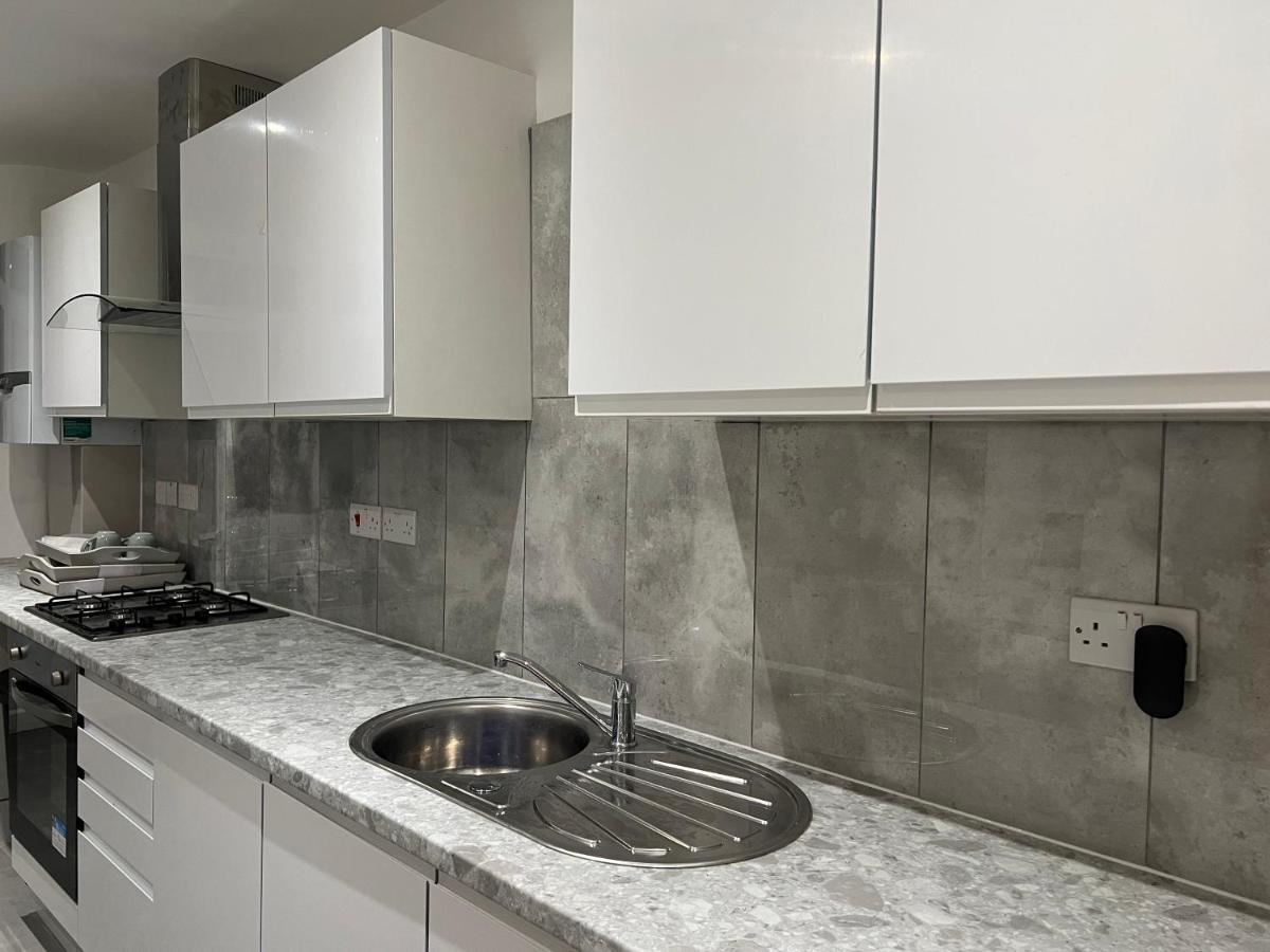 Beautiful Rooms Only Few Steps Away From Bruce Grove Tottenham Stadium London Bagian luar foto