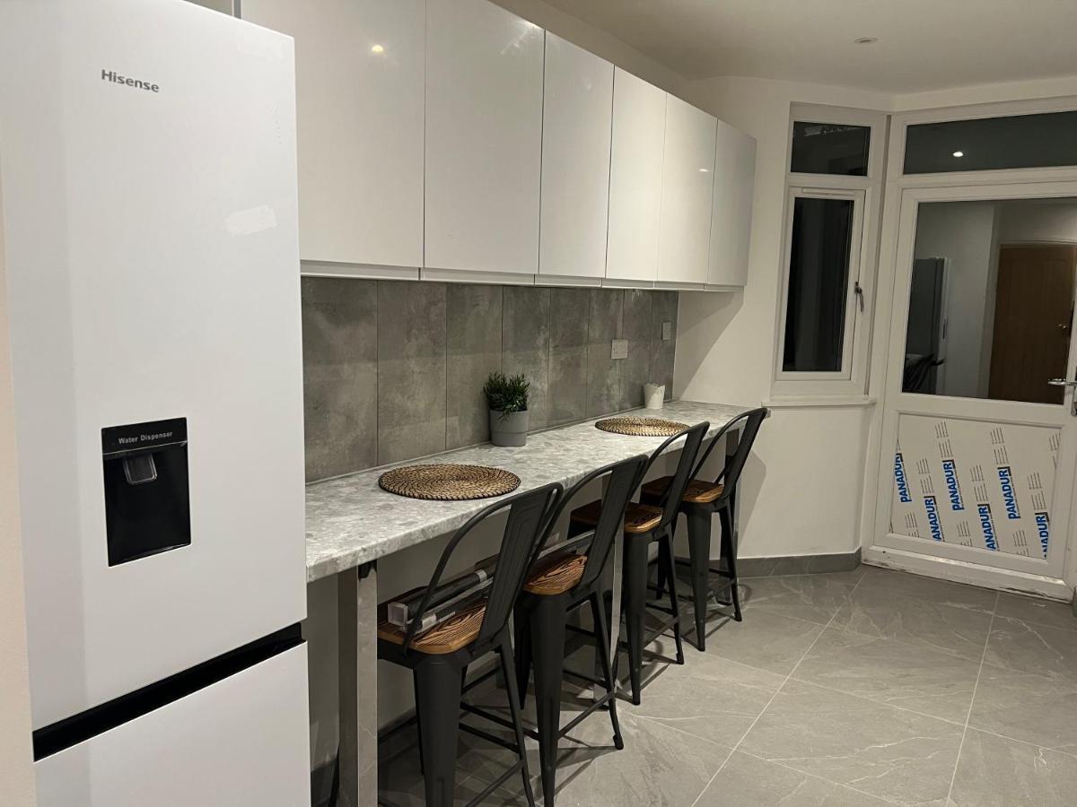 Beautiful Rooms Only Few Steps Away From Bruce Grove Tottenham Stadium London Bagian luar foto