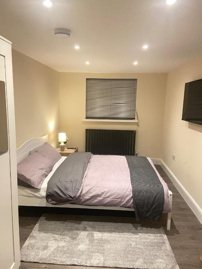 Beautiful Rooms Only Few Steps Away From Bruce Grove Tottenham Stadium London Bagian luar foto