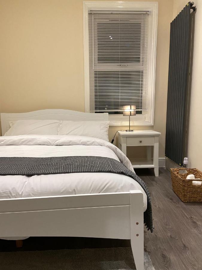 Beautiful Rooms Only Few Steps Away From Bruce Grove Tottenham Stadium London Bagian luar foto